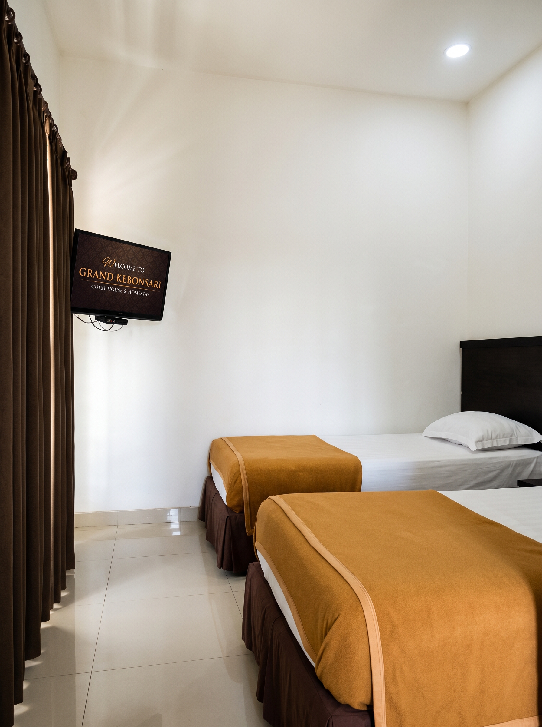 Twin BedRoom Corner With View